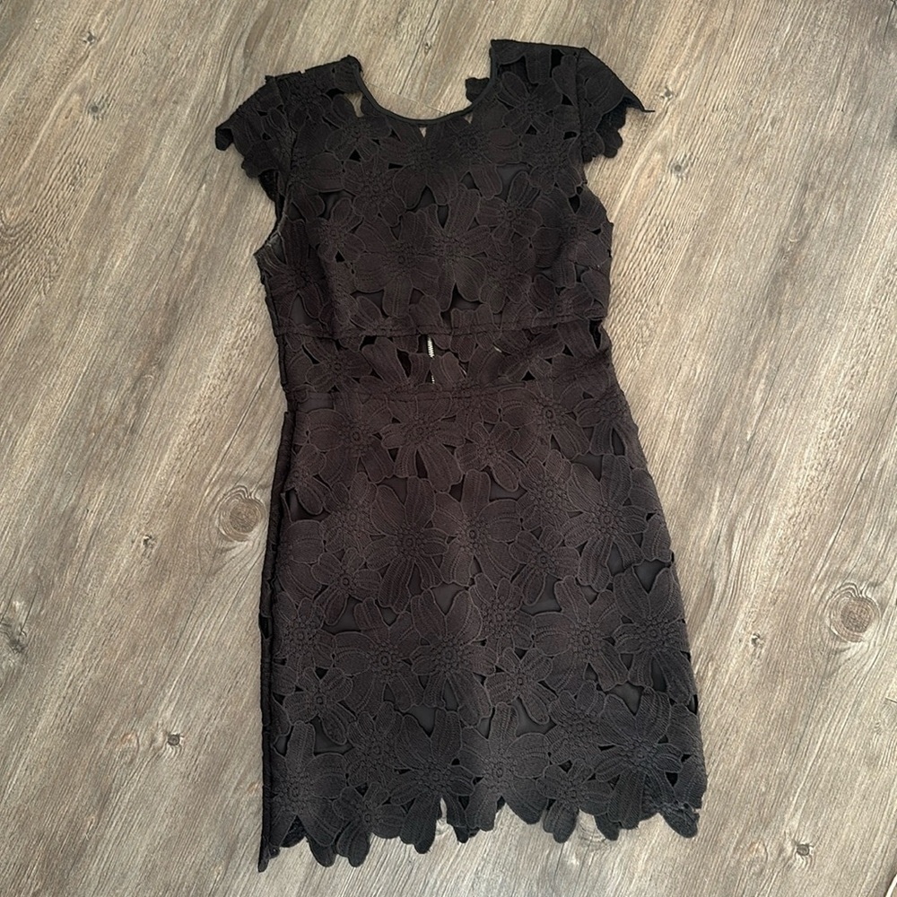 Romeo + Juliet Couture
Size Small